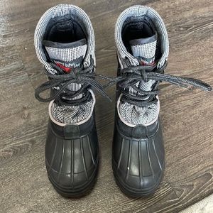 Snow boots- great used condition